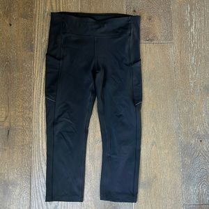 Lululemon size 8 black capri leggings with pockets on both sides